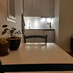 Mini-lejlighed Med Kokken - Deler Bad Og Toilet Med Nabolejlighed 1 Apartamento *