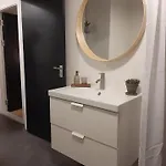 Apartamento Mini-lejlighed Med Kokken - Deler Bad Og Toilet Med Nabolejlighed 1