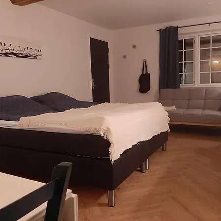 Mini-lejlighed Med Kokken - Deler Bad Og Toilet Med Nabolejlighed 1 דירה