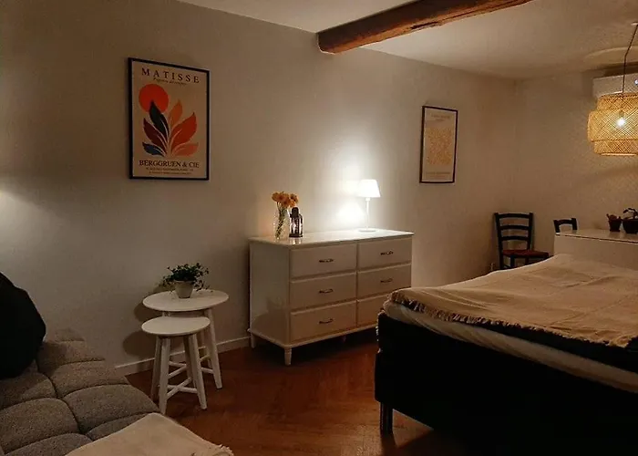 דירה Mini-lejlighed Med Kokken - Deler Bad Og Toilet Med Nabolejlighed 1 *