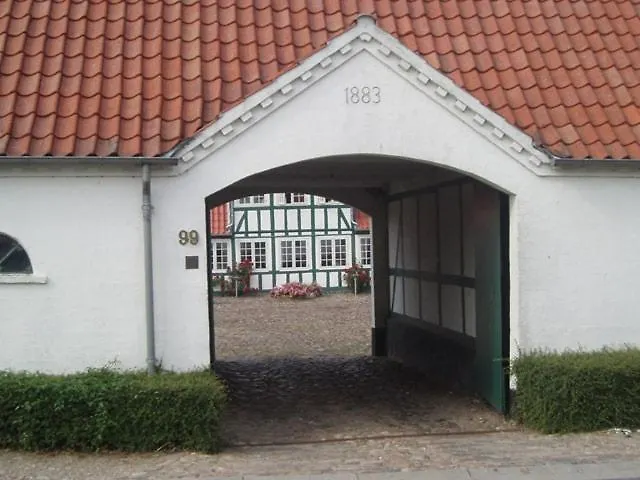 Mini-lejlighed Med Kokken - Deler Bad Og Toilet Med Nabolejlighed 1